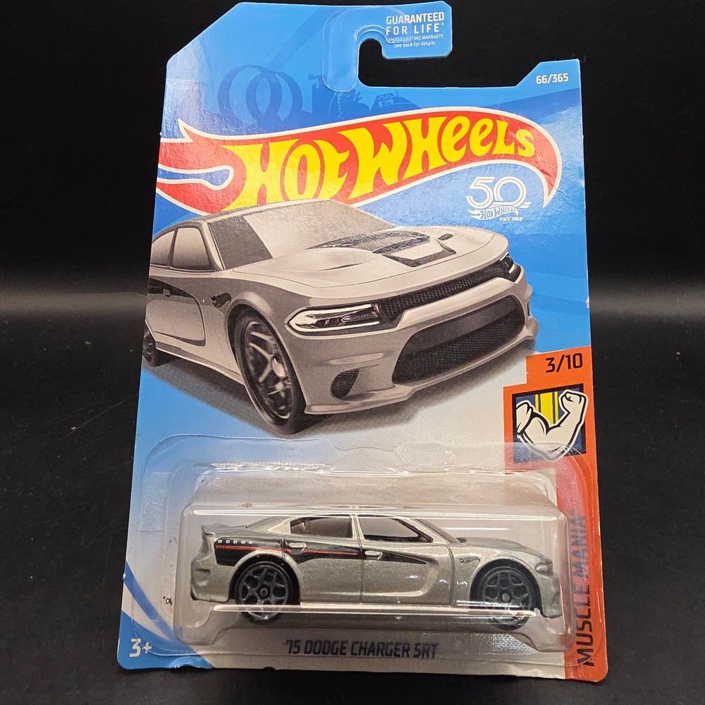 Hot Wheels '15 Dodge Charger SRT Silver 2018 Muscle Mania